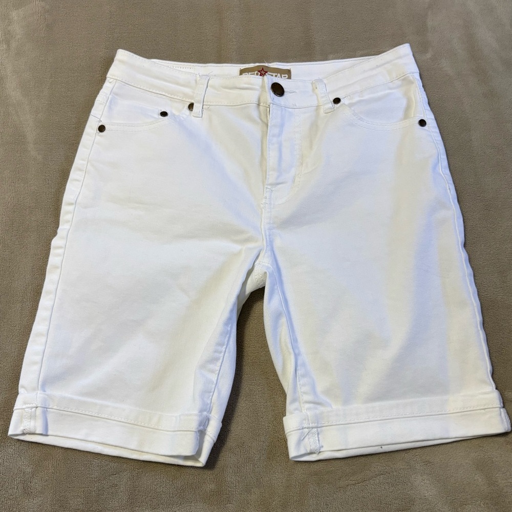 Red Star White Denim Jean Shorts‎